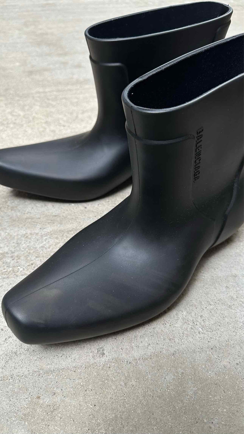 Balenciaga rubber best sale