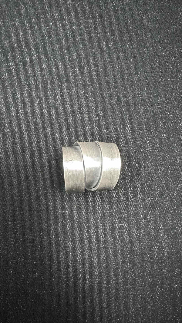 Detaj x Uma Wang Crossover Thick Coil Ring