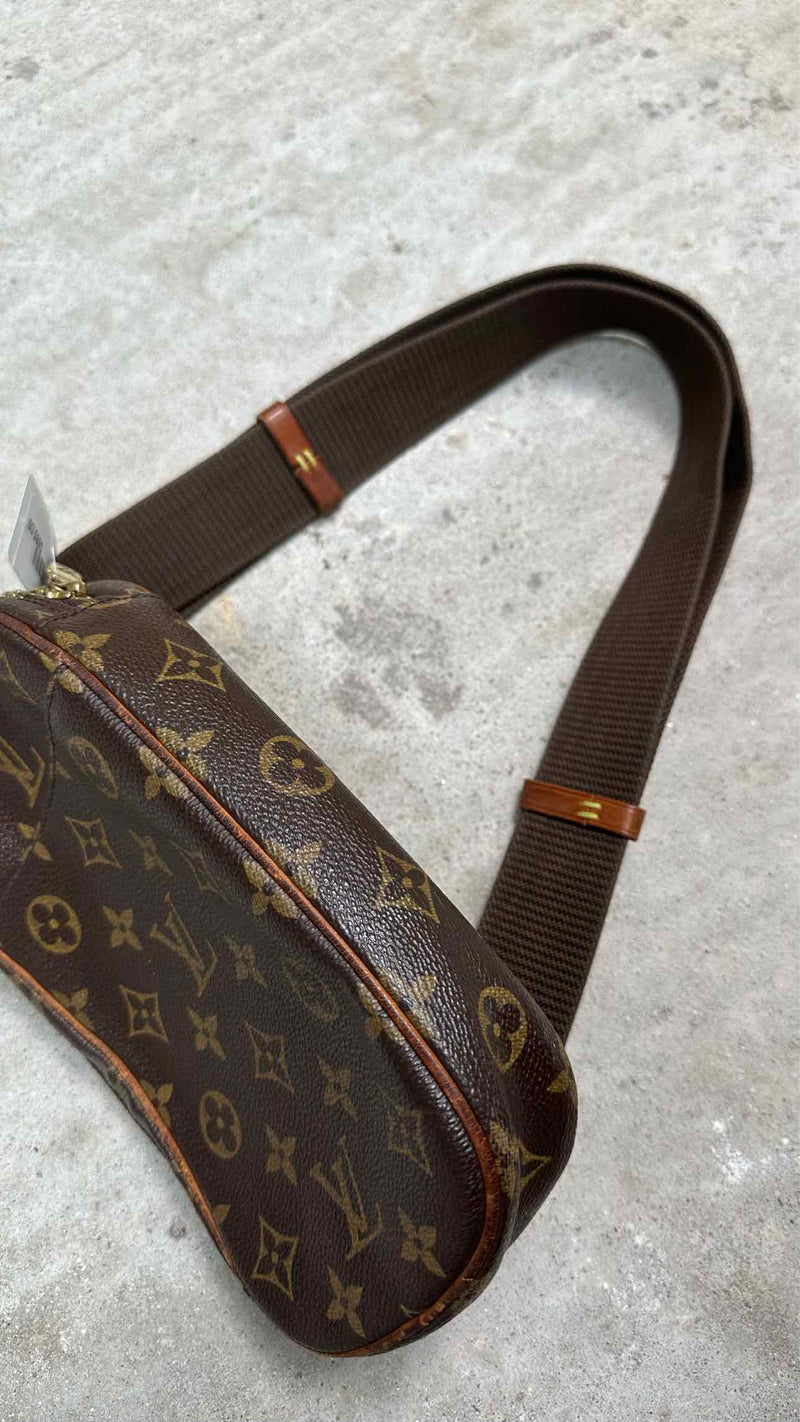 Louis Vuitton Monogram Pochette Bag