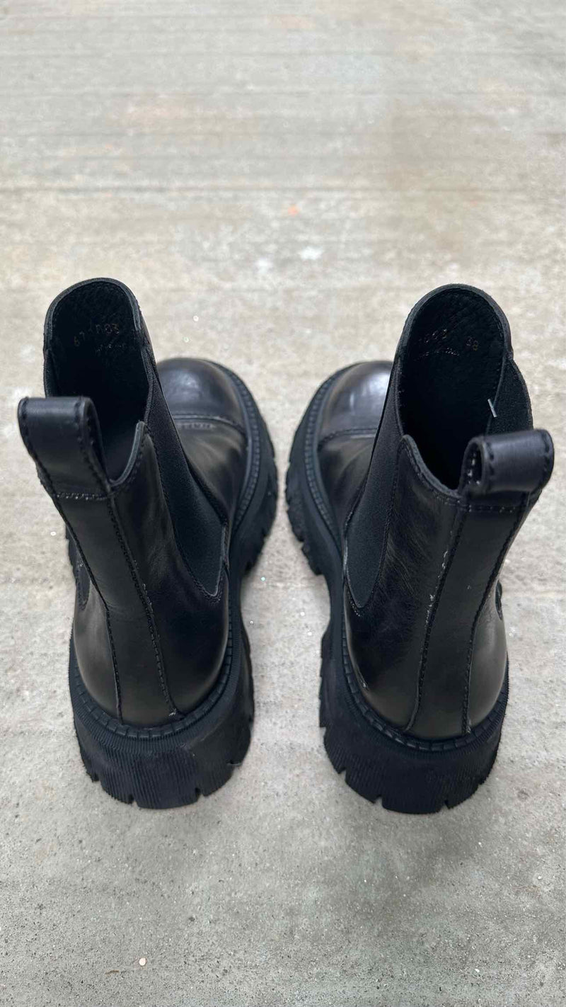 Balenciaga Worn-out Effect Leather Tractor Boots