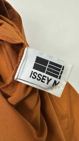 132 5. Issey Miyake Origami-collar Over Shirt