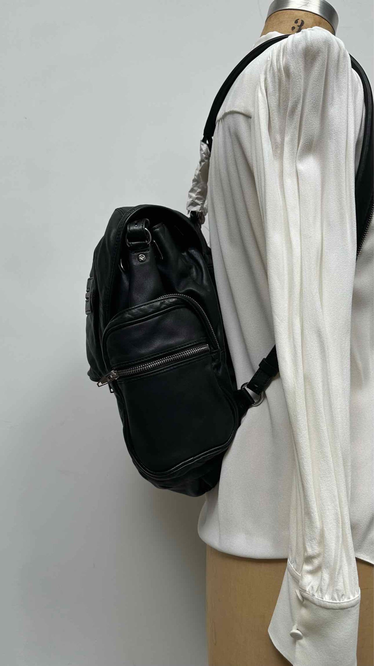 Alexander Wang Zip-detailed Leather Multi-way Backpack – TOKIO7