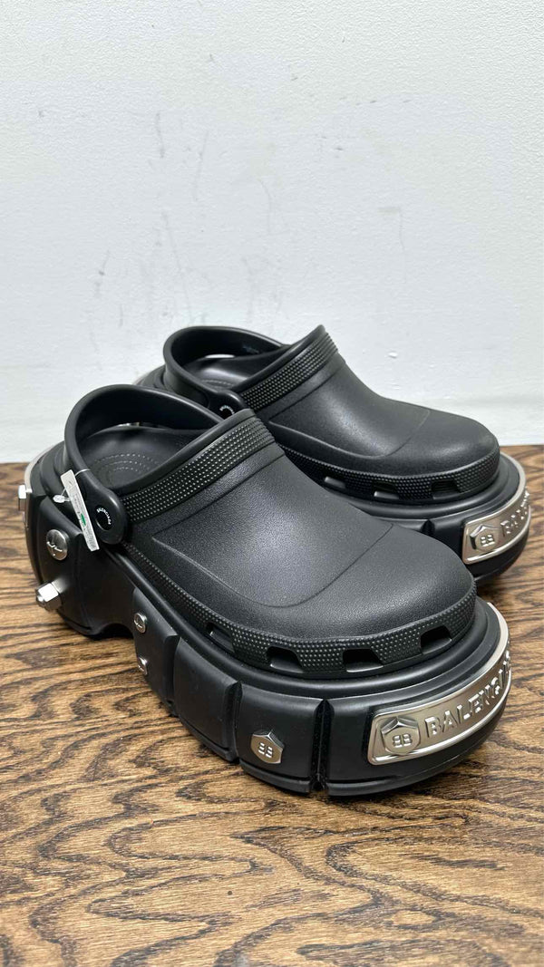 Balenciaga Hardcross Mules