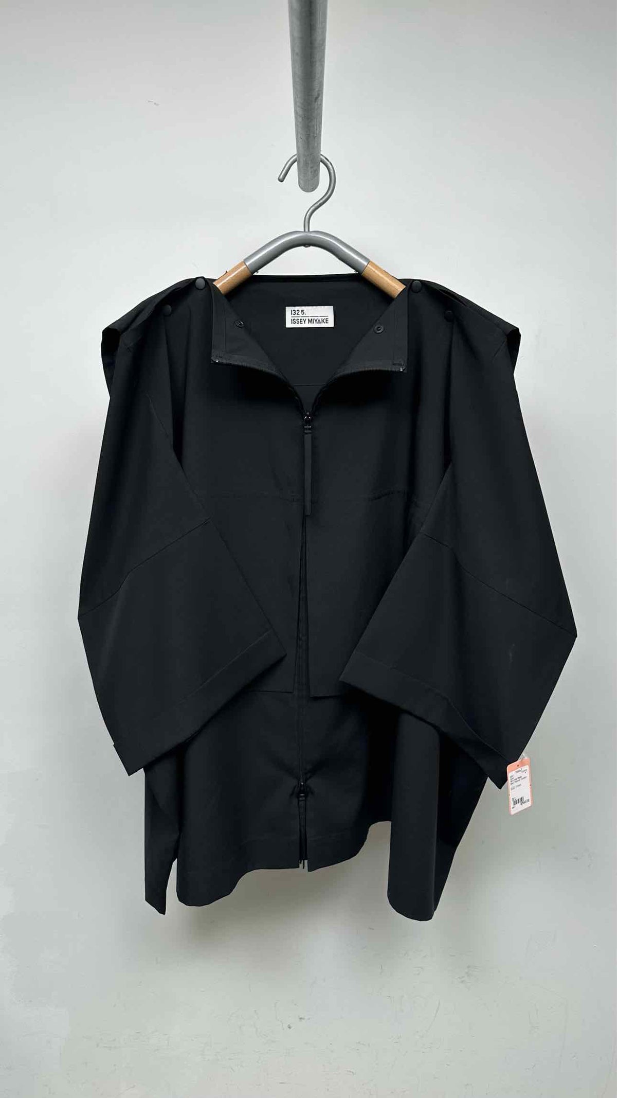 ISSEY MIYAKE ジップアップジャケット 132 5. Issey Miyake Zip-up Snap-detailed Origami Over Jacket – TOKIO7
