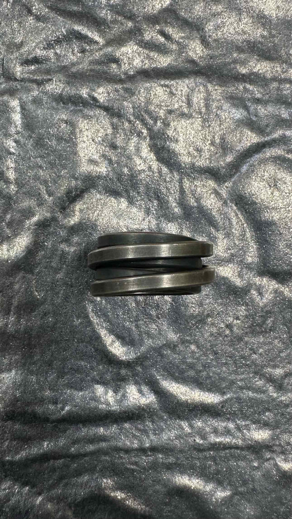 Detaj x Uma Wang Crossover Thin Coil Ring