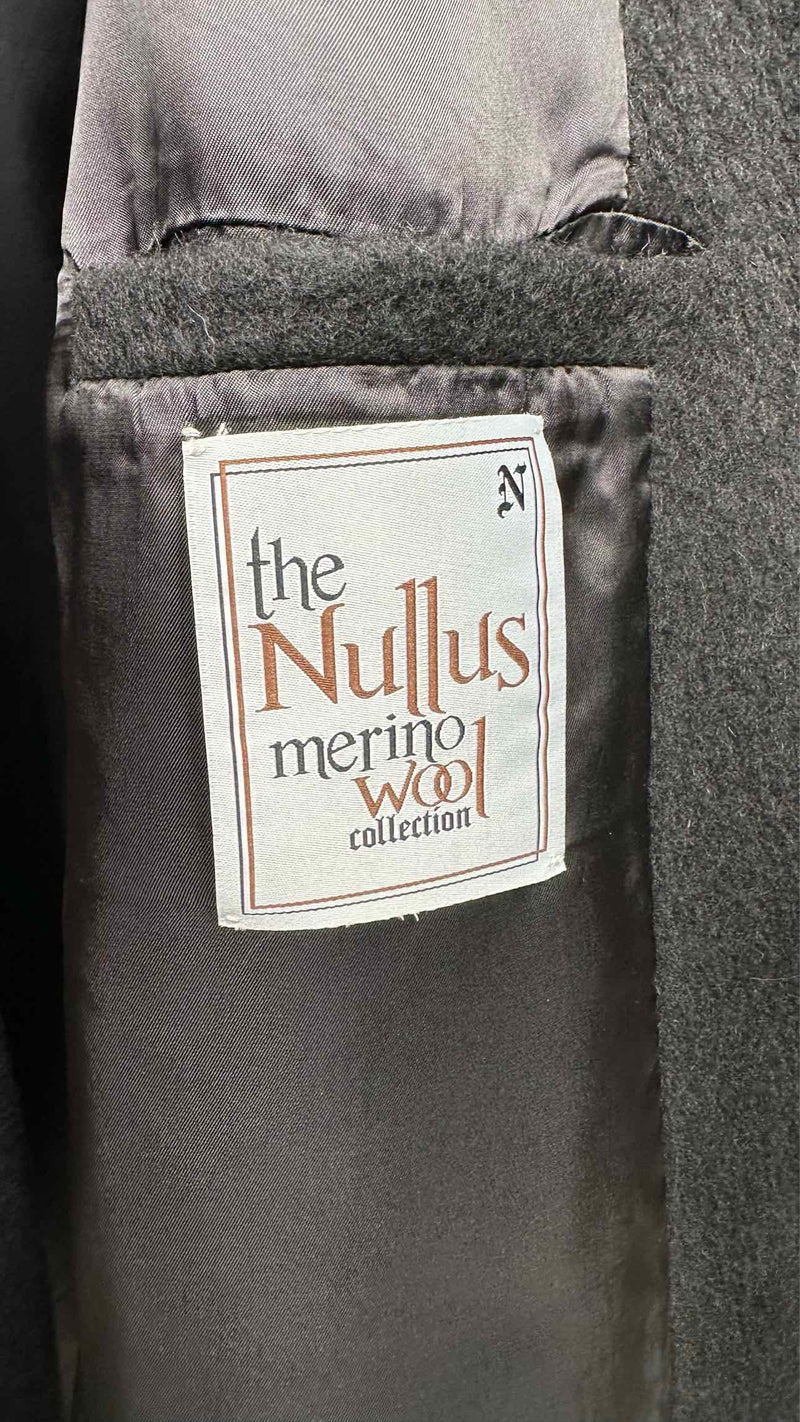 Nullus Pea Multi-pocket Coat