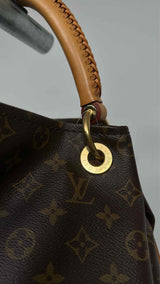 Louis Vuitton Monogram Artsy Hand Bag
