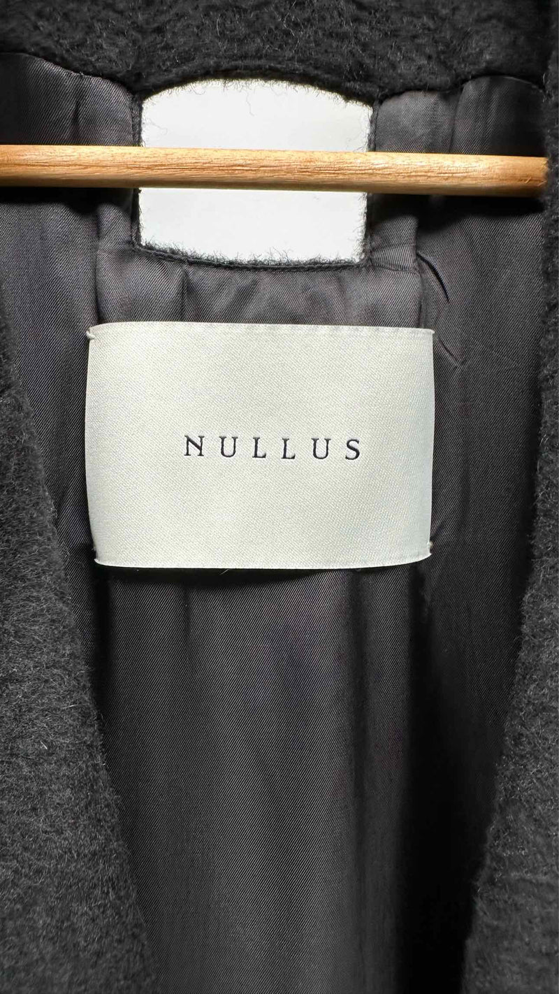 Nullus Pea Multi-pocket Coat