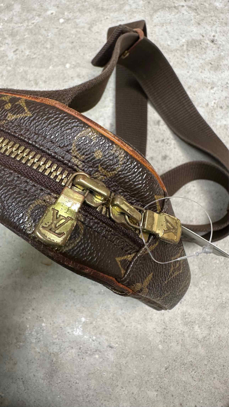 Louis Vuitton Monogram Pochette Bag